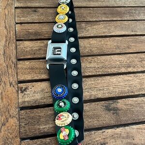 LE Little Earth Soda Bottle cap seatbelt close fun black unisex adjustable sz m